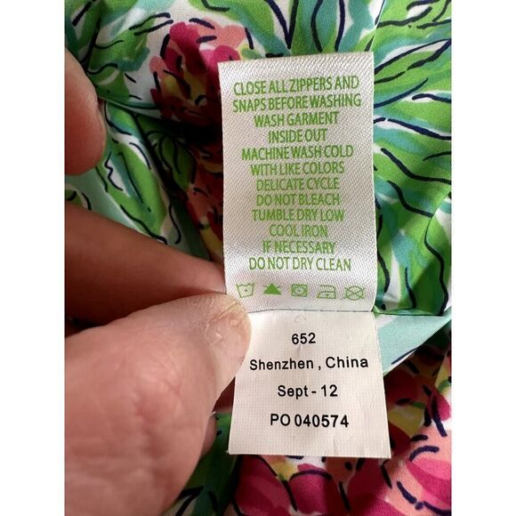 LILLY PULITZER Women's Lauren Quilted Puffer Vest Starfruit Yellow Size Medium - Picture 11 of 11